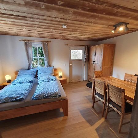 Alte Backstube - Ferienwohnung Huettenstube Und Ferienzimmer Auszeit Erkenbrechtsweiler Exteriér fotografie