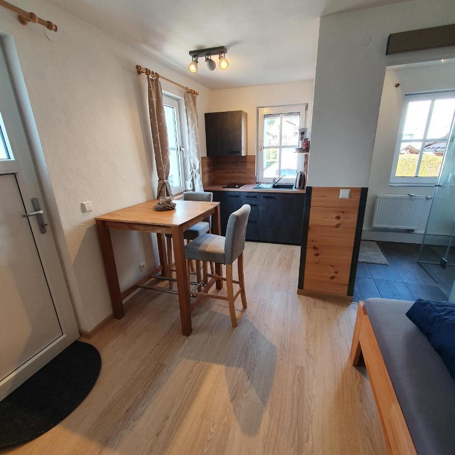 Alte Backstube - Ferienwohnung Huettenstube Und Ferienzimmer Auszeit Erkenbrechtsweiler Exteriér fotografie