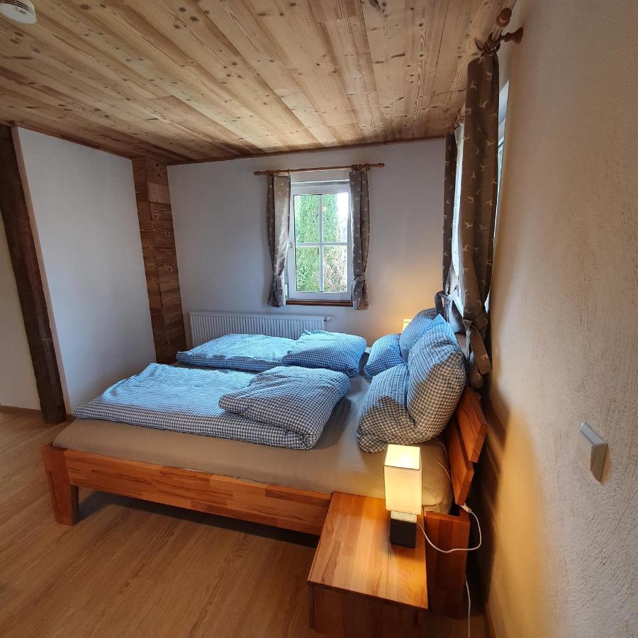 Alte Backstube - Ferienwohnung Huettenstube Und Ferienzimmer Auszeit Erkenbrechtsweiler Exteriér fotografie