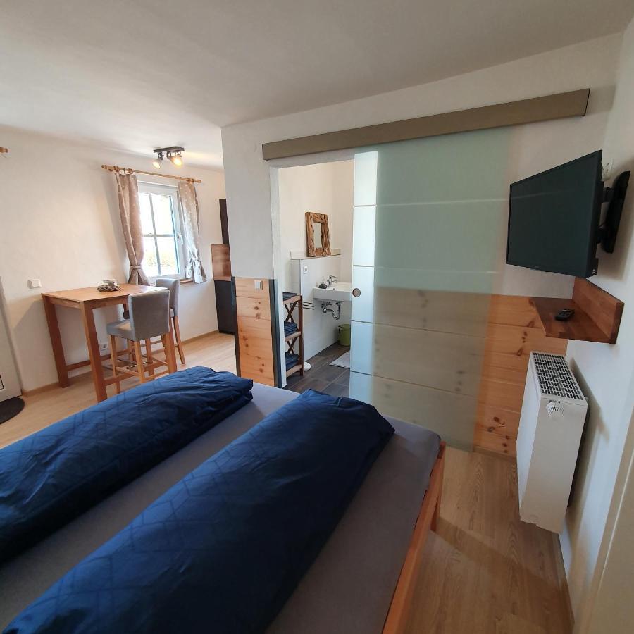 Alte Backstube - Ferienwohnung Huettenstube Und Ferienzimmer Auszeit Erkenbrechtsweiler Exteriér fotografie