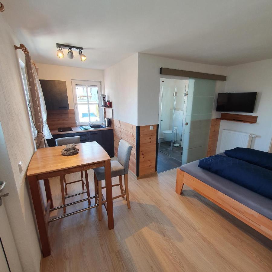 Alte Backstube - Ferienwohnung Huettenstube Und Ferienzimmer Auszeit Erkenbrechtsweiler Exteriér fotografie