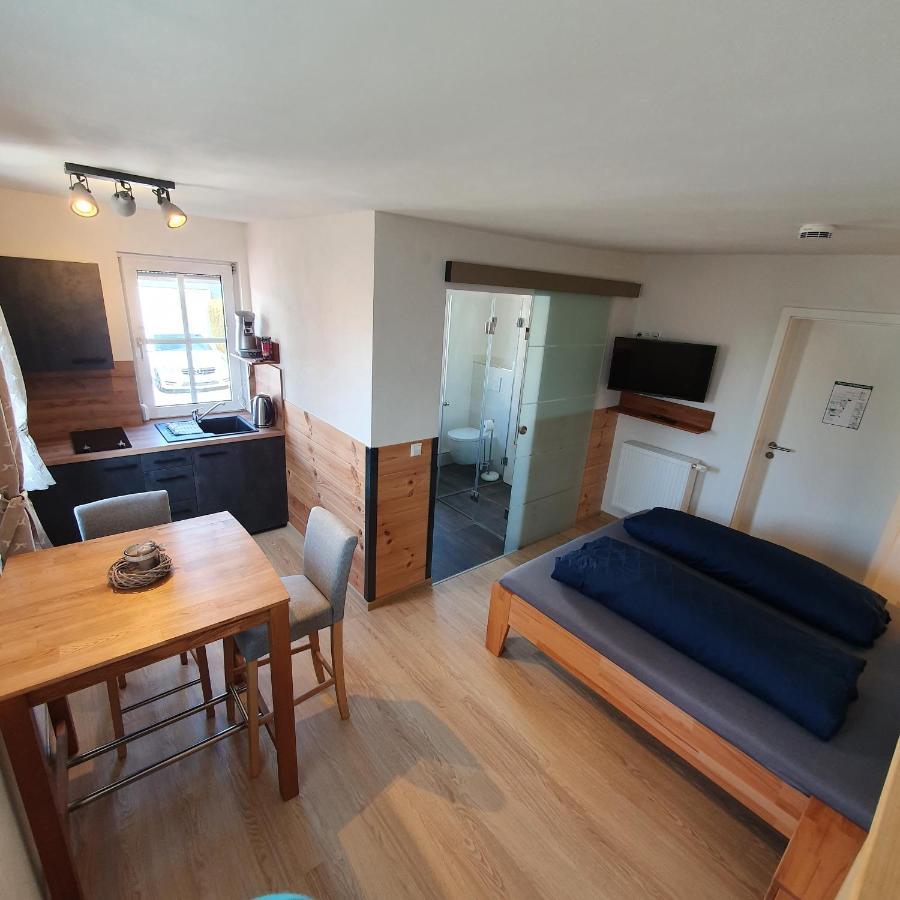Alte Backstube - Ferienwohnung Huettenstube Und Ferienzimmer Auszeit Erkenbrechtsweiler Exteriér fotografie